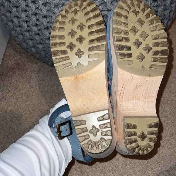 Madden Girl Blue Clogs - Picture 4 of 6